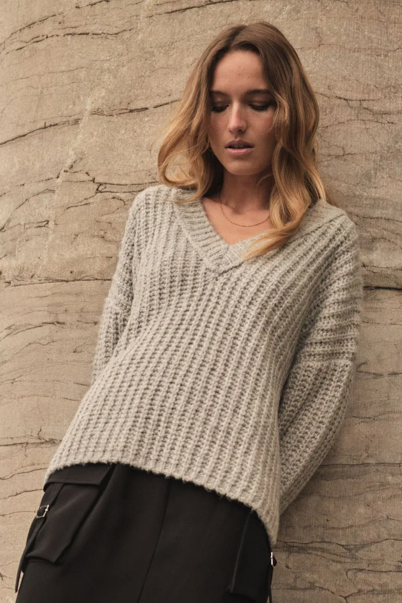 Augie V-Neck Knit | Grey Melange | Strik fra Mos Mosh