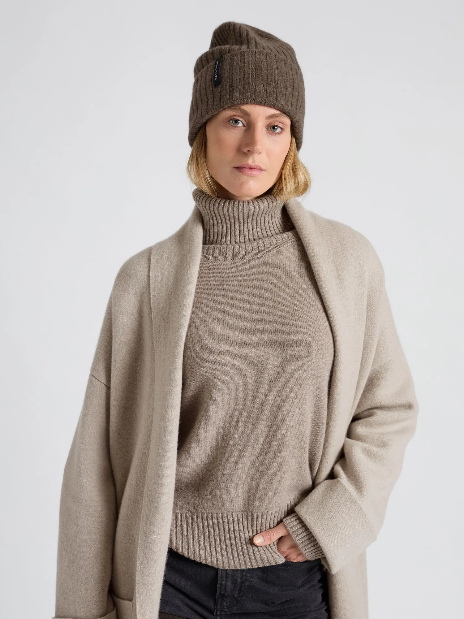 Cashmere beanie "Oda" - Dark toast
