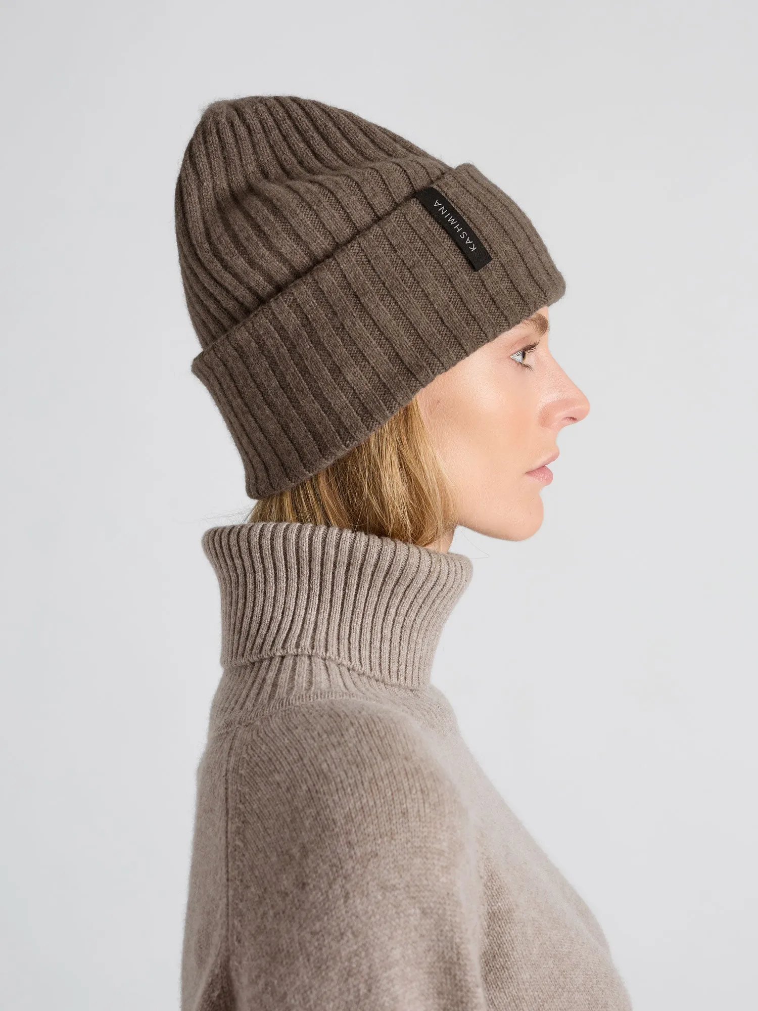 Cashmere beanie "Oda" - Dark toast