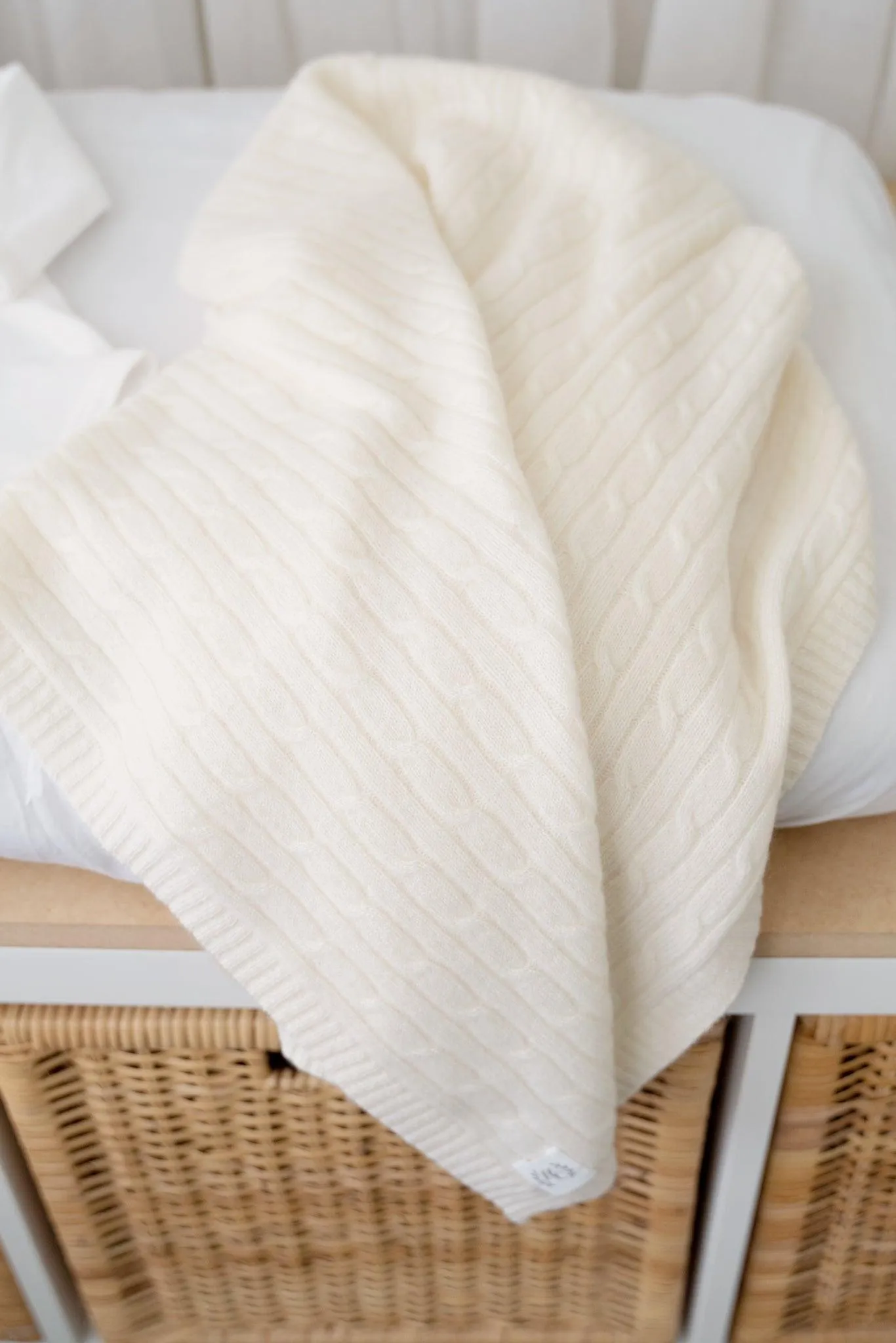 Cashmere Cable Knit Baby Blanket - Snow