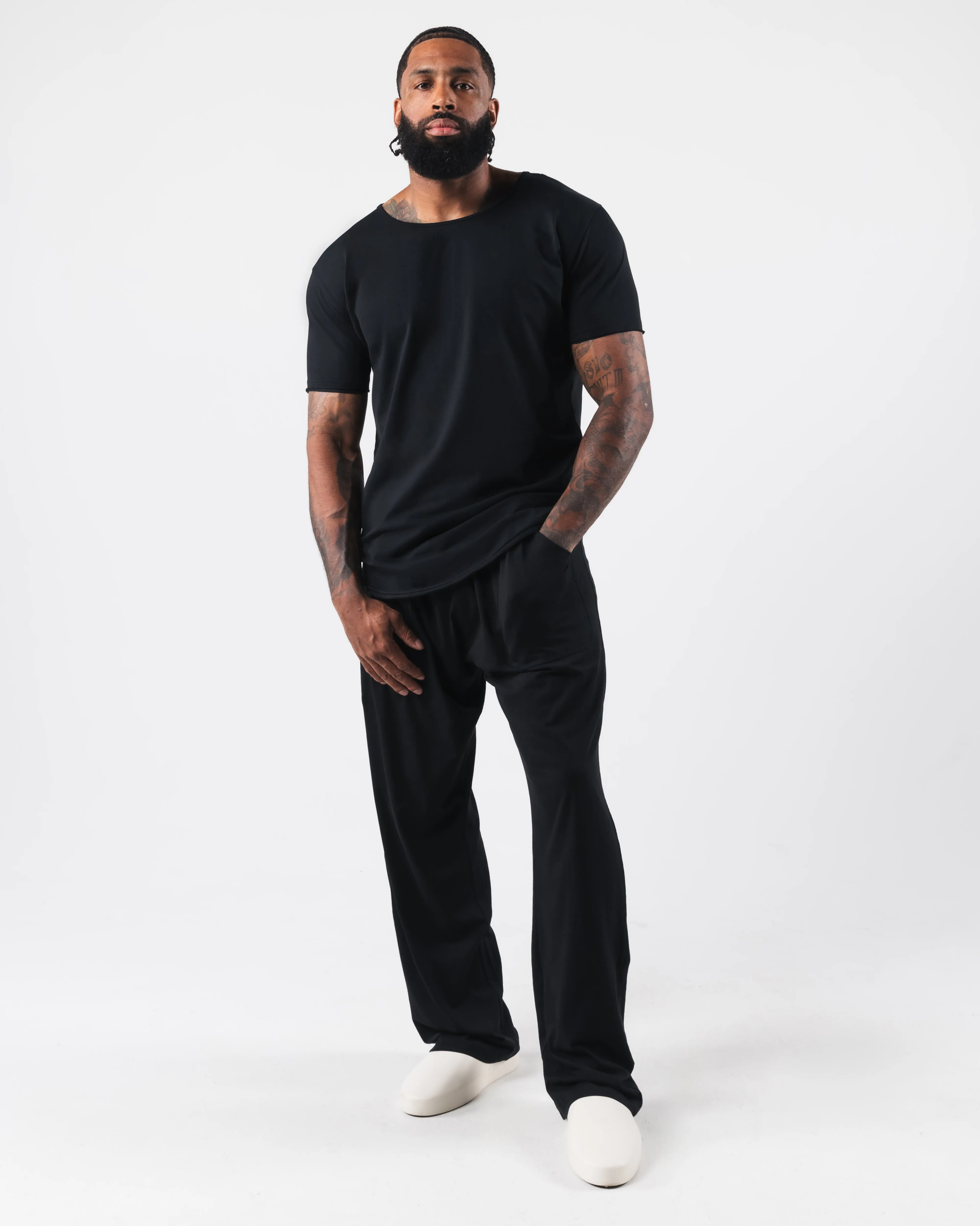 Essential Scoop Neck - Black