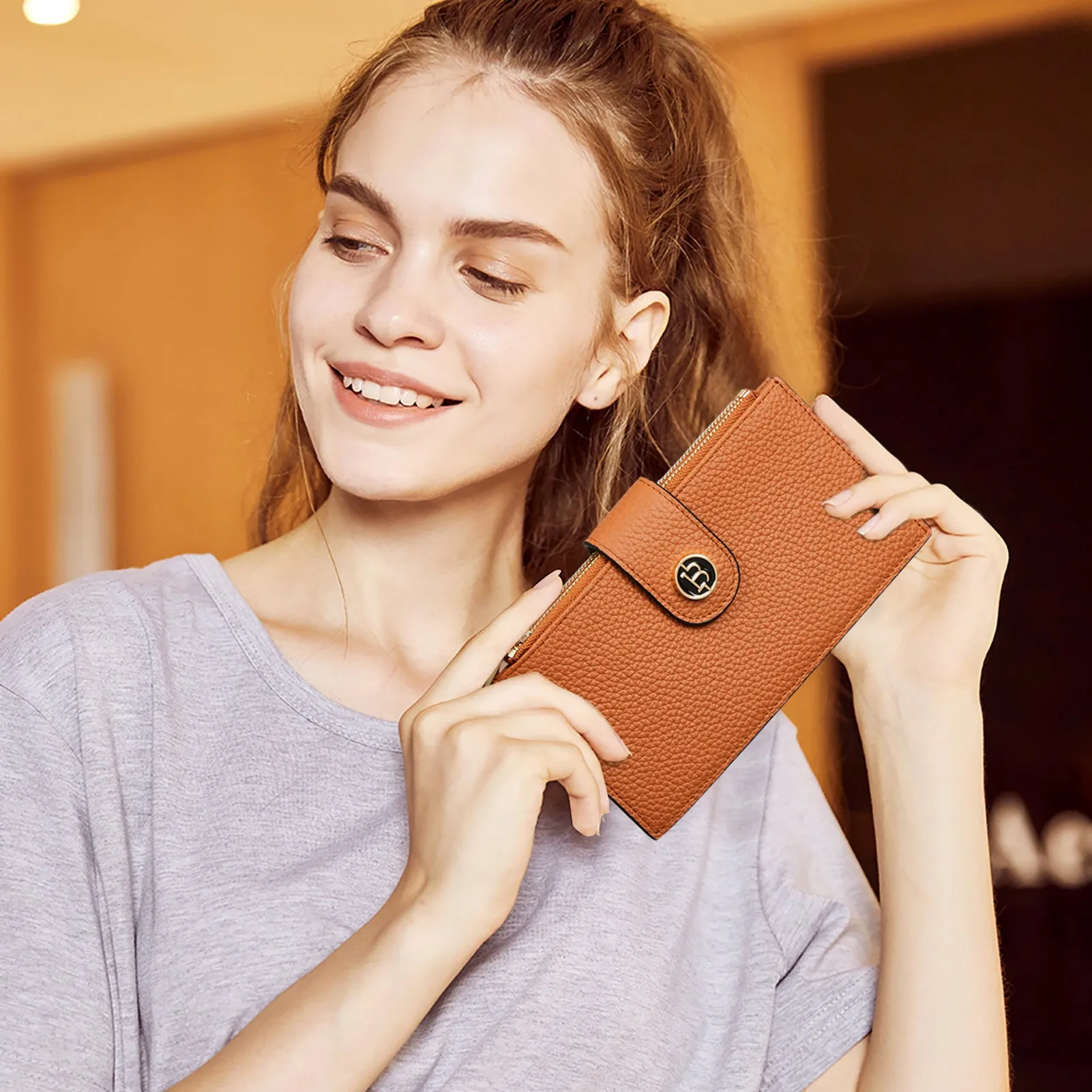 Lomy Leather Slim Wallet — Bifold Purse