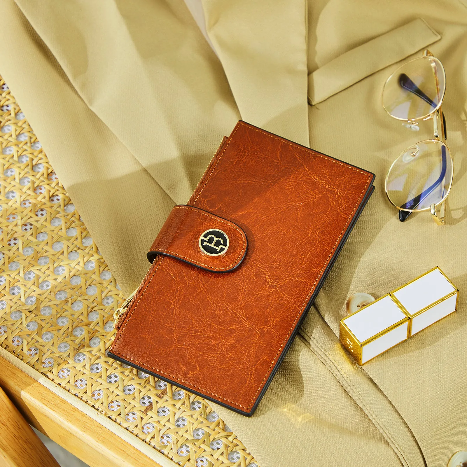 Lomy Leather Slim Wallet — Bifold Purse