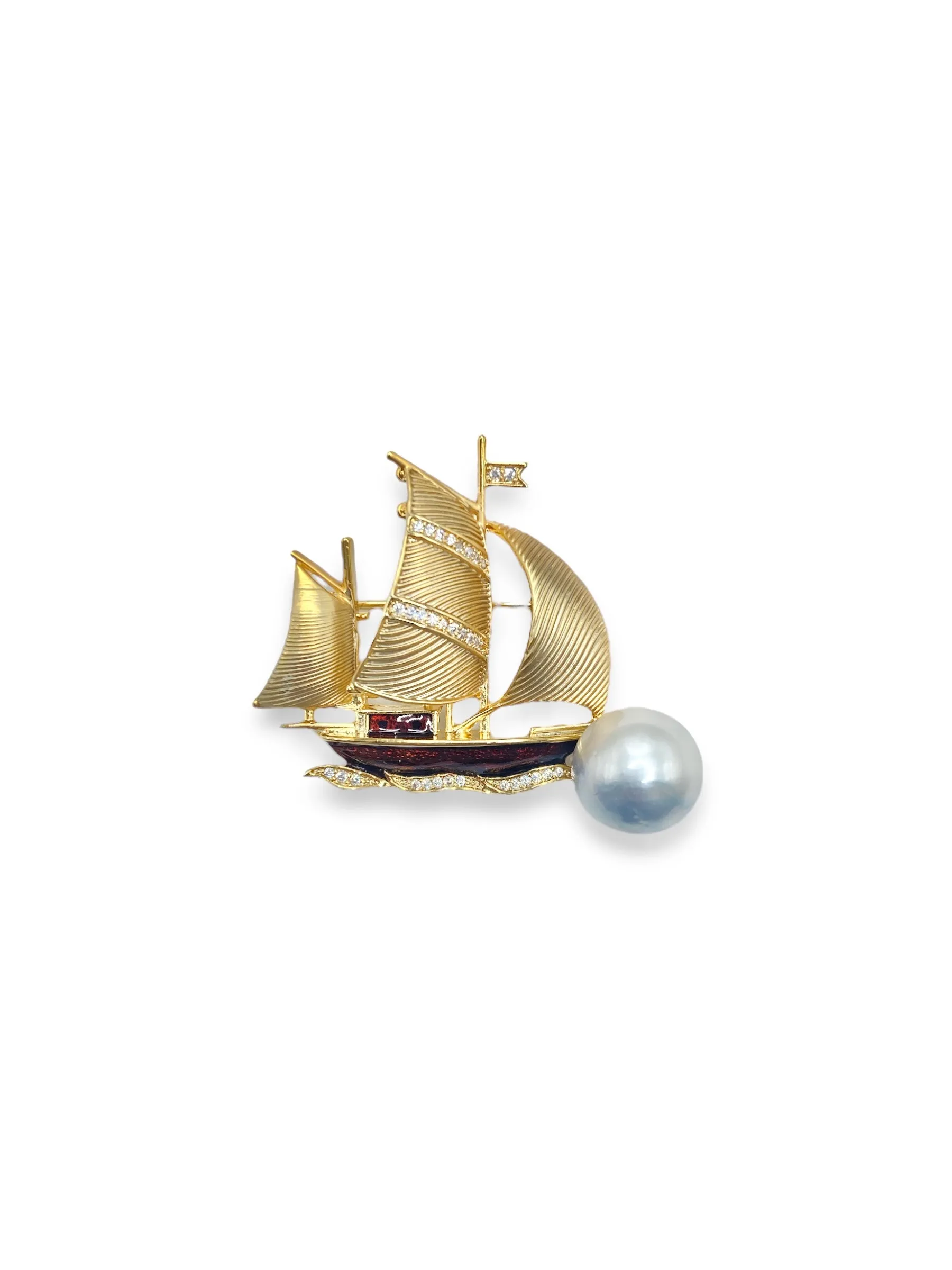 SHIP BROOCH IN MICRON SETTING WITH GRAY SOUTH SEA PEARL
