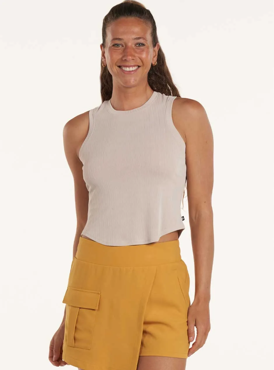 Thrive Société Women's Classic Crew Neck Cropped Tank Top - Chalk White